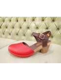 Closed toe sandals with heel, red leather
