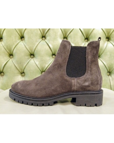 Warm chelsea boots