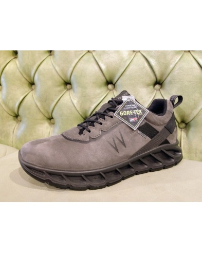 Mens athletic shoes, made in Italy