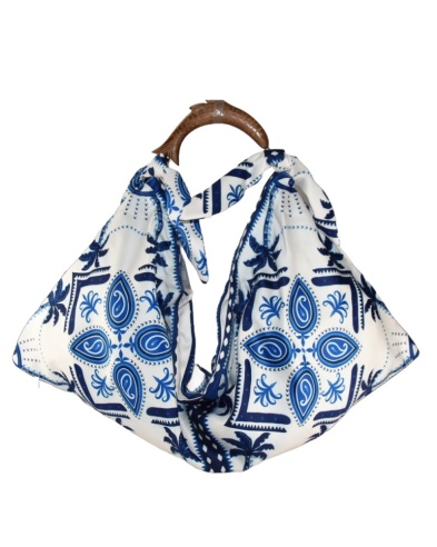Bag with a fish-shaped handle